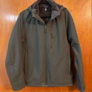 Kirkland Signature Men's Sherpa Fleece Lined Softshell Jacket Green US Large